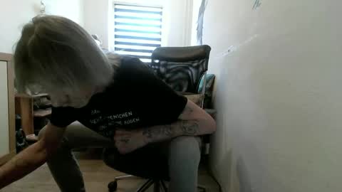 Snapshot of p83291869 chatting on 04/26/26, 02:59 p83291869 online show from 04/26/26, 02:59