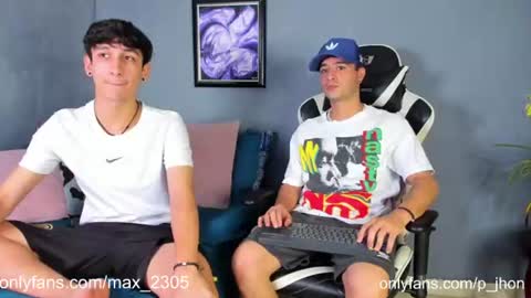 Snapshot of p_jhon chatting on 06/16/26, 04:04 P online show from 06/16/26, 04:04