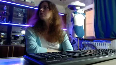 Snapshot of pa1e_pr1ncess chatting on 05/01/26, 06:29 Ella online show from 05/01/26, 06:29