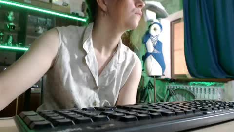 Snapshot of pa1e_pr1ncess chatting on 05/02/26, 06:40 Ella online show from 05/02/26, 06:40