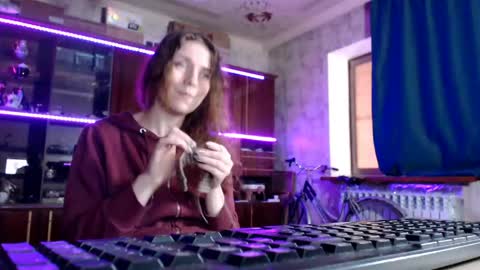 Snapshot of pa1e_pr1ncess chatting on 05/23/26, 05:45 Ella online show from 05/23/26, 05:45