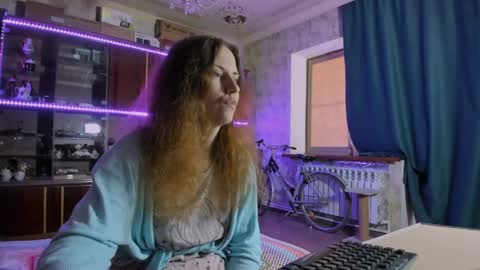 Snapshot of pa1e_pr1ncess chatting on 05/28/26, 07:16 Ella online show from 05/28/26, 07:16