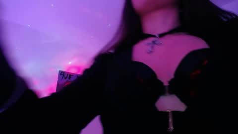 Snapshot of paariss_ chatting on 06/07/26, 12:04 Paris online show from 06/07/26, 12:04