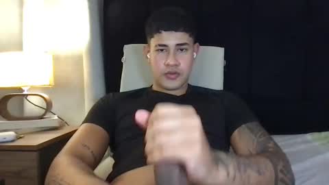 Javi    online show from 01/05/25, 05:51