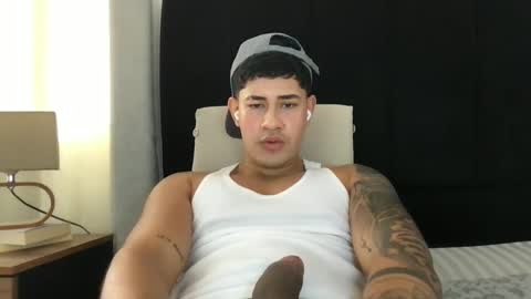 Javi    online show from 02/12/25, 09:22