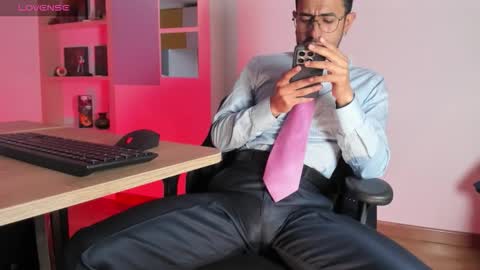 Snapshot of pablo_rincon95 chatting on 11/18/25, 08:57 pablo rincon95 online show from 11/18/25, 08:57