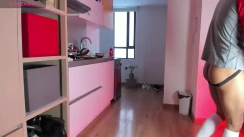 Snapshot of pablo_rincon95 chatting on 11/28/25, 03:25 pablo rincon95 online show from 11/28/25, 03:25