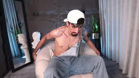 Snapshot of pablo_russoo chatting on 04/23/26, 05:08 pablo online show from 04/23/26, 05:08