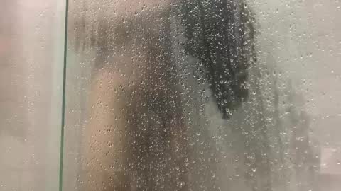 Snapshot of pablocruz2000 chatting on 12/12/24, 10:24 LoneWolf online show from 12/12/24, 10:24