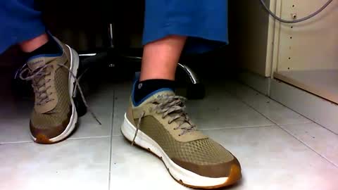 Snapshot of pablomenesssl chatting on 12/23/24, 06:16 Pablo Meness online show from 12/23/24, 06:16