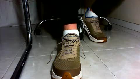 Snapshot of pablomenesssl chatting on 12/27/24, 05:26 Pablo Meness online show from 12/27/24, 05:26