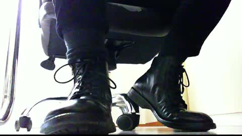 Snapshot of pablomenesssl chatting on 01/16/25, 01:47 Pablo Meness online show from 01/16/25, 01:47