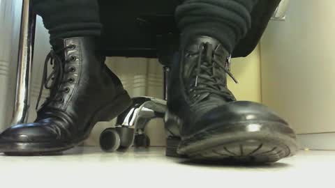 Snapshot of pablomenesssl chatting on 02/06/25, 03:41 Pablo Meness online show from 02/06/25, 03:41