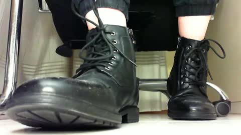 Snapshot of pablomenesssl chatting on 02/10/25, 12:19 Pablo Meness online show from 02/10/25, 12:19