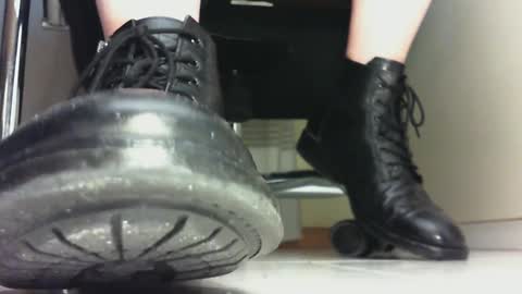 Snapshot of pablomenesssl chatting on 02/11/25, 06:01 Pablo Meness online show from 02/11/25, 06:01