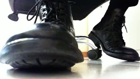 Snapshot of pablomenesssl chatting on 02/16/25, 02:10 Pablo Meness online show from 02/16/25, 02:10