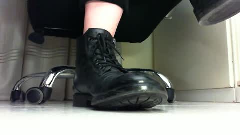 Snapshot of pablomenesssl chatting on 02/28/25, 10:06 Pablo Meness online show from 02/28/25, 10:06