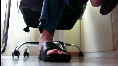 Snapshot of pablomenesssl chatting on 03/07/25, 12:12 Pablo Meness online show from 03/07/25, 12:12