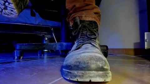 Snapshot of pablomenesssl chatting on 02/16/26, 05:20 Pablo Meness online show from 02/16/26, 05:20