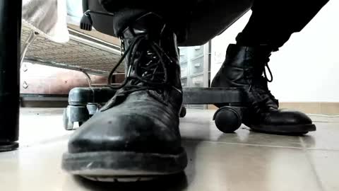 Snapshot of pablomenesssl chatting on 04/20/26, 12:52 Pablo Meness online show from 04/20/26, 12:52