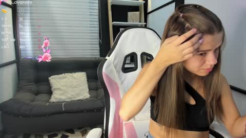 Snapshot of paigejayden chatting on 01/14/25, 08:59 Paige online show from 01/14/25, 08:59