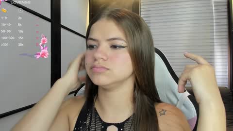 Snapshot of paigejayden chatting on 01/21/25, 08:00 Paige online show from 01/21/25, 08:00