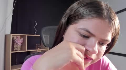 Snapshot of paigejayden chatting on 02/14/25, 06:29 Paige online show from 02/14/25, 06:29