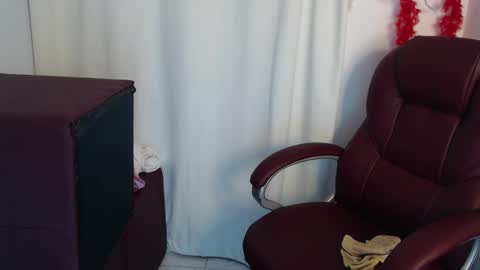 paiperhalliwey online show from 02/15/26, 07:51