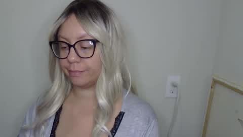 Snapshot of paisleehaze chatting on 02/24/26, 10:35 Paislee Haze online show from 02/24/26, 10:35