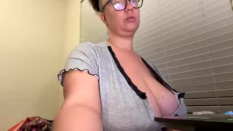 Snapshot of paisleehaze chatting on 04/05/26, 08:33 Paislee Haze online show from 04/05/26, 08:33