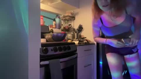 Leeloo online show from 10/04/25, 07:39