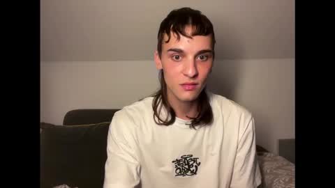 Snapshot of palm1stry chatting on 10/29/25, 11:39 Ayden online show from 10/29/25, 11:39