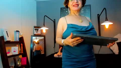 Snapshot of pamela_mature41 chatting on 05/13/26, 07:39 pamela_mature41 online show from 05/13/26, 07:39