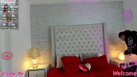 Snapshot of pamelamiler_ chatting on 04/24/26, 10:28 TELL ME PAMELLA AND GIVE ME A GOOD GRADE ITS IMPORTANT online show from 04/24/26, 10:28