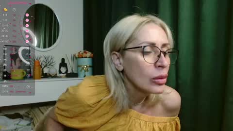 Snapshot of pamellamurphy chatting on 06/06/26, 11:53 pamellamurphy online show from 06/06/26, 11:53