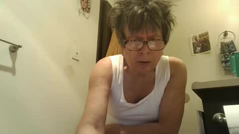 Snapshot of paminpantyhose chatting on 12/05/24, 05:50 paminpantyhose online show from 12/05/24, 05:50