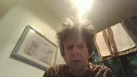 Snapshot of paminpantyhose chatting on 01/29/25, 05:56 paminpantyhose online show from 01/29/25, 05:56