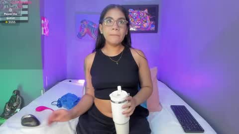 Snapshot of pammelaross chatting on 04/28/26, 05:18 Pammela online show from 04/28/26, 05:18