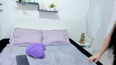 Snapshot of pammellastone chatting on 10/13/25, 07:14 PAMELA online show from 10/13/25, 07:14