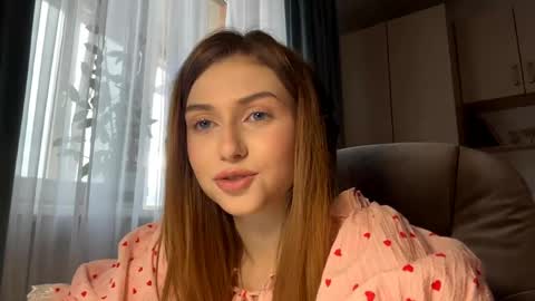 Snapshot of pamulahallquist chatting on 05/28/26, 03:09 Lia online show from 05/28/26, 03:09