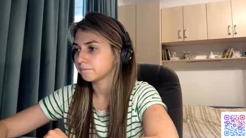 Snapshot of pamulahallquist chatting on 07/11/26, 04:21 Lia online show from 07/11/26, 04:21