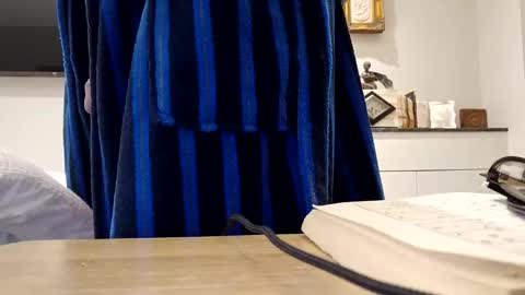 panda320 online show from 09/10/25, 07:58