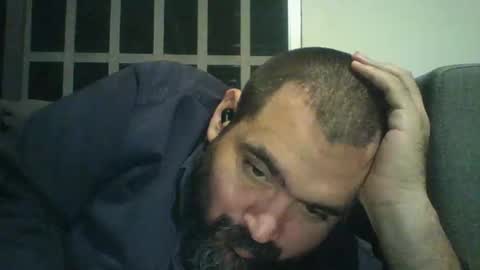 pandaguiar77 online show from 04/17/26, 06:27