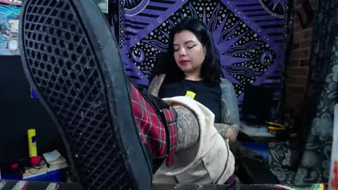       online show from 04/18/26, 04:27