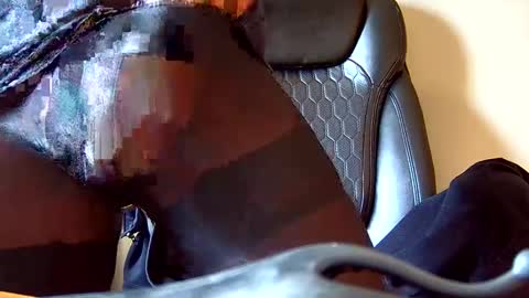 pantyhoseplay1 online show from 11/10/25, 07:13