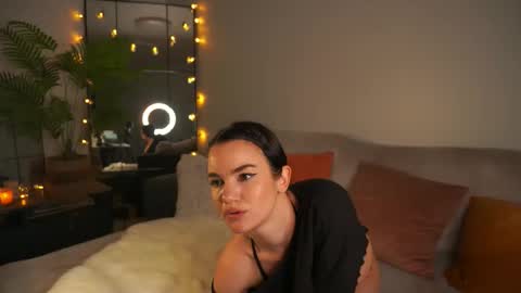 Kristina Kriss online show from 10/19/25, 07:47