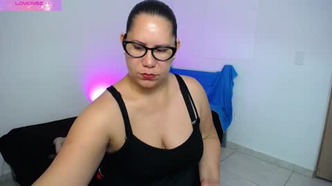 Snapshot of paola_ferrer chatting on 02/06/25, 07:02 paola online show from 02/06/25, 07:02