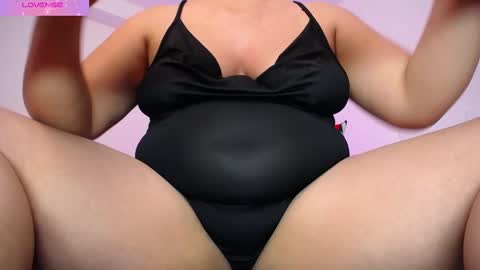 Snapshot of paola_ferrer chatting on 02/12/25, 01:41 paola online show from 02/12/25, 01:41