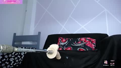 Snapshot of paola_ferrer chatting on 10/13/25, 01:44 paola online show from 10/13/25, 01:44