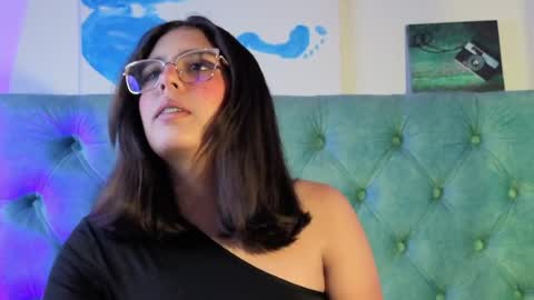 Paola Lyon online show from 04/06/26, 12:17